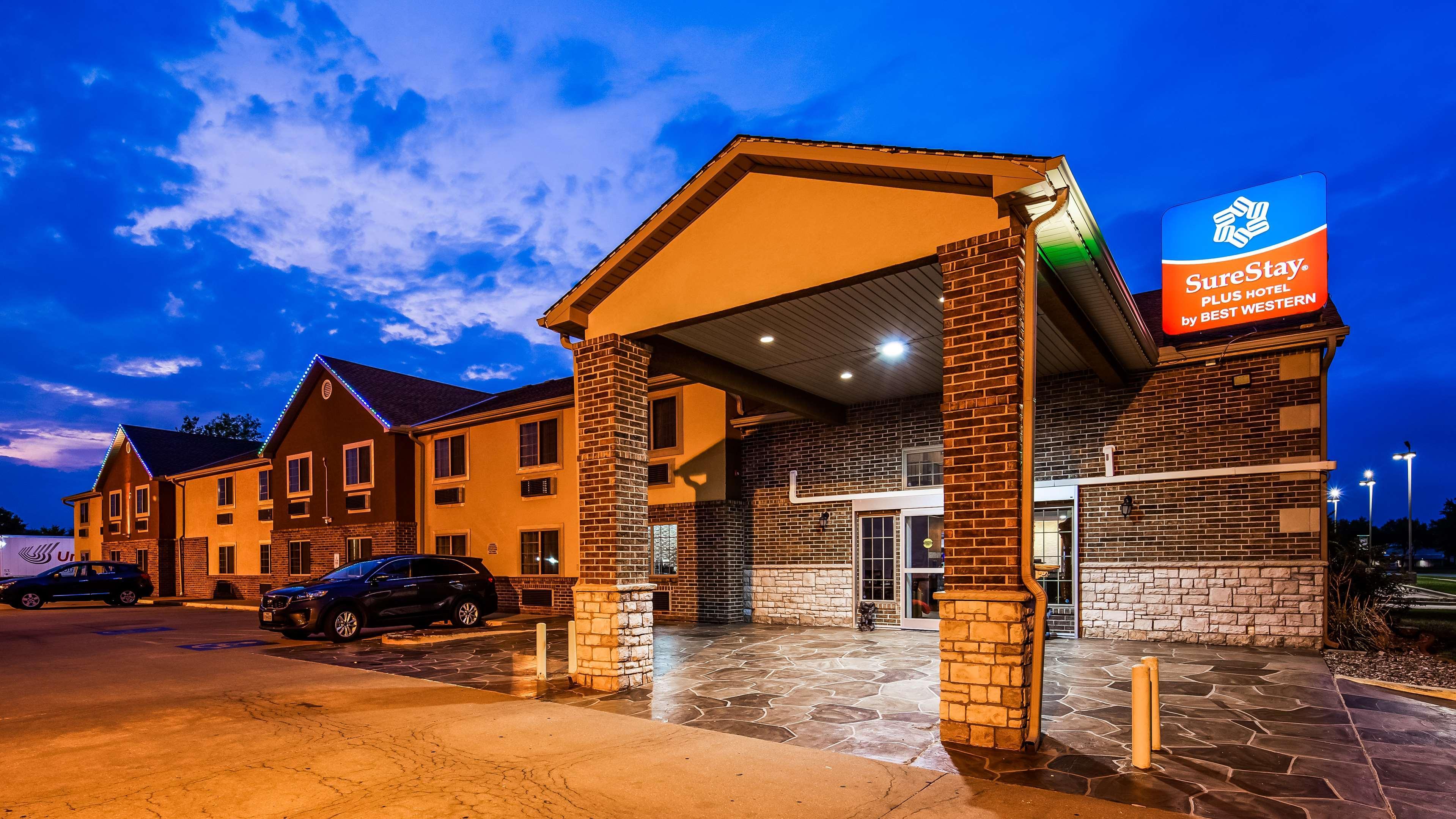 ชัวร์สเตย์ พลัส โฮเทล บาย เบสต์ เวสเทิร์น เคอร์นีย์ Hotel Kearney ภายนอก รูปภาพ