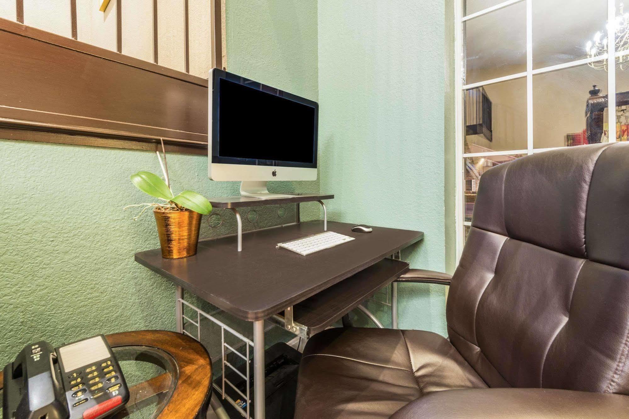ชัวร์สเตย์ พลัส โฮเทล บาย เบสต์ เวสเทิร์น เคอร์นีย์ Hotel Kearney ภายนอก รูปภาพ
